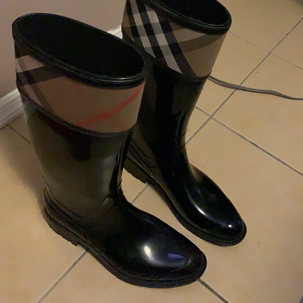 Burberry rain boots